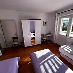 Megi Apartment Makarska